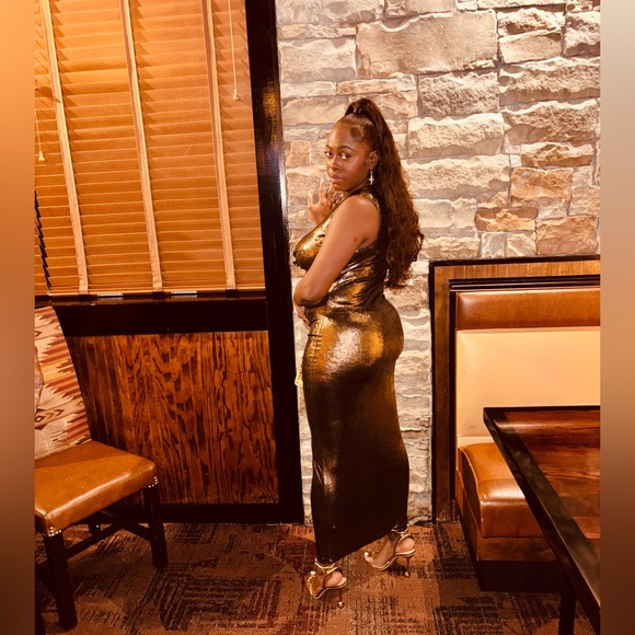 BELLA IS LIVE WITH HER SOLO SHOW (HOME OF NAME YOUR PRICE) 💜 - Picture 4 of 15